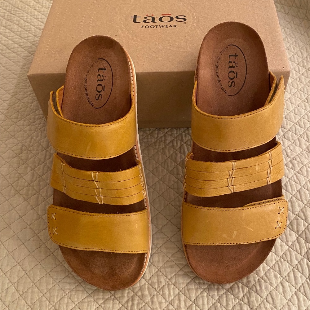 Taos Tremendous Sandal, Yellow Size 8, New in Box